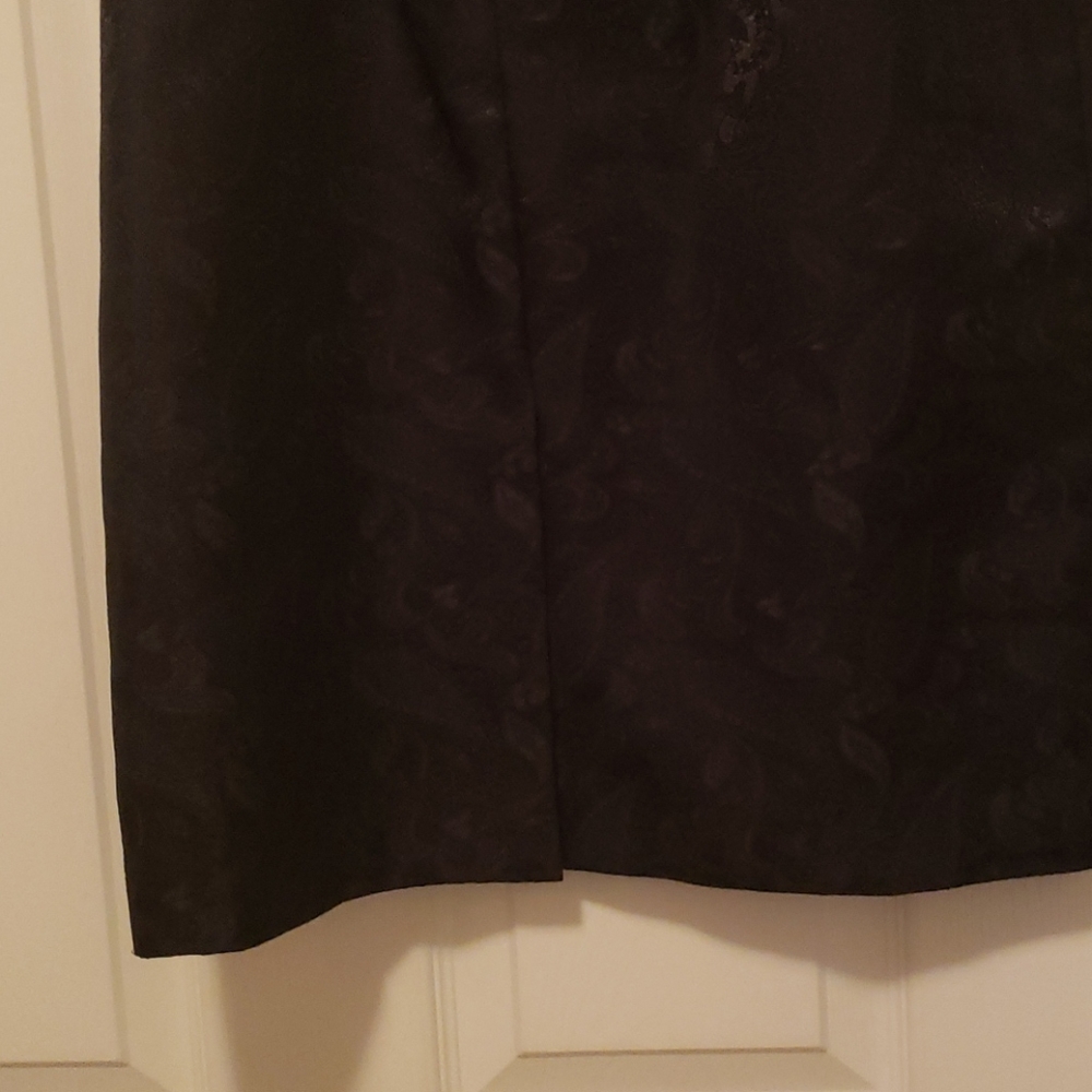 Suit - Picture 5 of 5